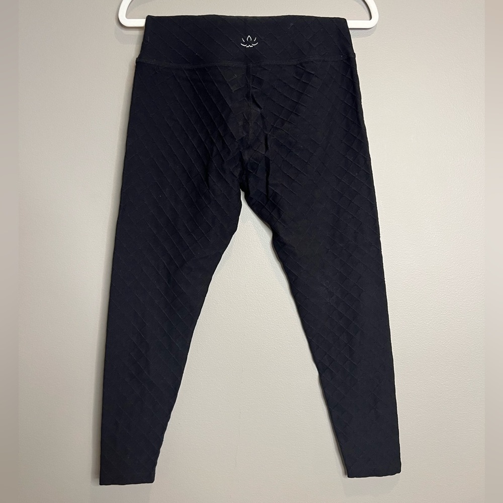 Beyond yoga quilted black legging size medium